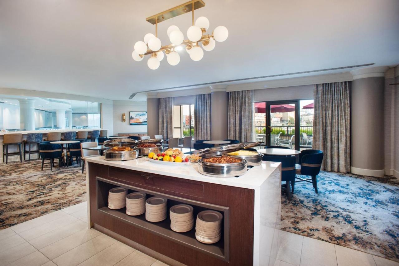 Delta Hotels By Marriott Victoria Ocean Pointe Resort Exterior photo