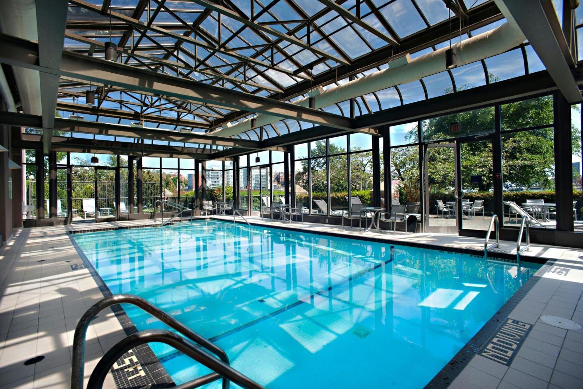 Delta Hotels By Marriott Victoria Ocean Pointe Resort Exterior photo